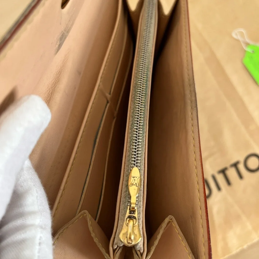 Auth LV Portefeuille Murikami wallet with 46”unbrand chain.